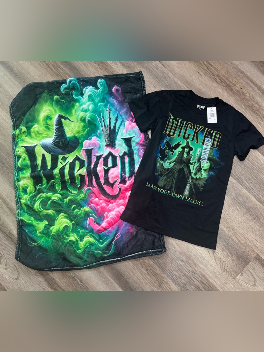 Wicked elphaba new T shirt and fleece blanket set